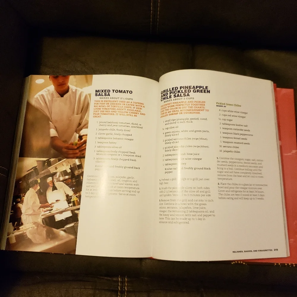 Bobby Flay's Mesa Grill‎ Cookbook Hardback
